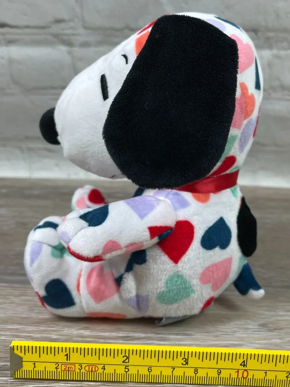 VINTAGE 2004 HALLMARK HEARTS PEANUTS SNOOPY PLUSH